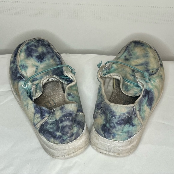 Kids size 4 Hey Dude - Picture 3 of 4